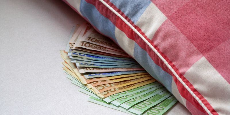 10-letnik po nareku prijateljev zažgal Lancio 10-letnik po nareku prijateljev zažgal Lancio