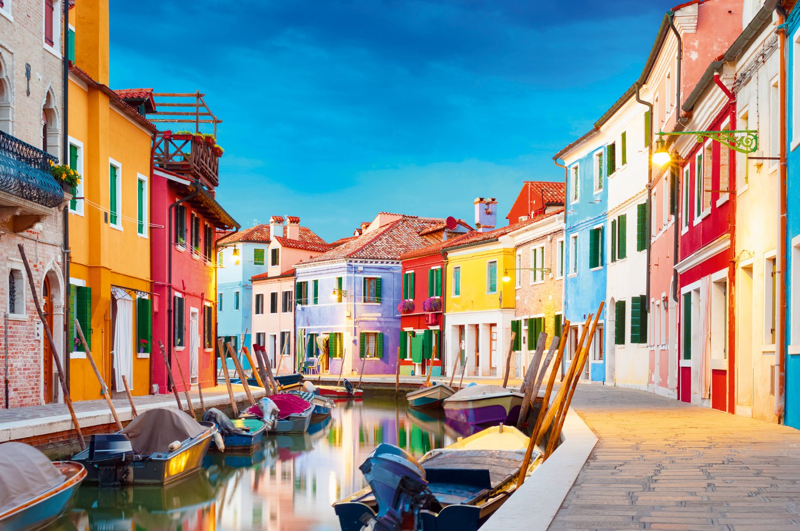 Burano: Enodnevni izlet na otok poln barv, zgodovine in umetnosti Burano: Enodnevni izlet na otok poln barv, zgodovine in umetnosti
