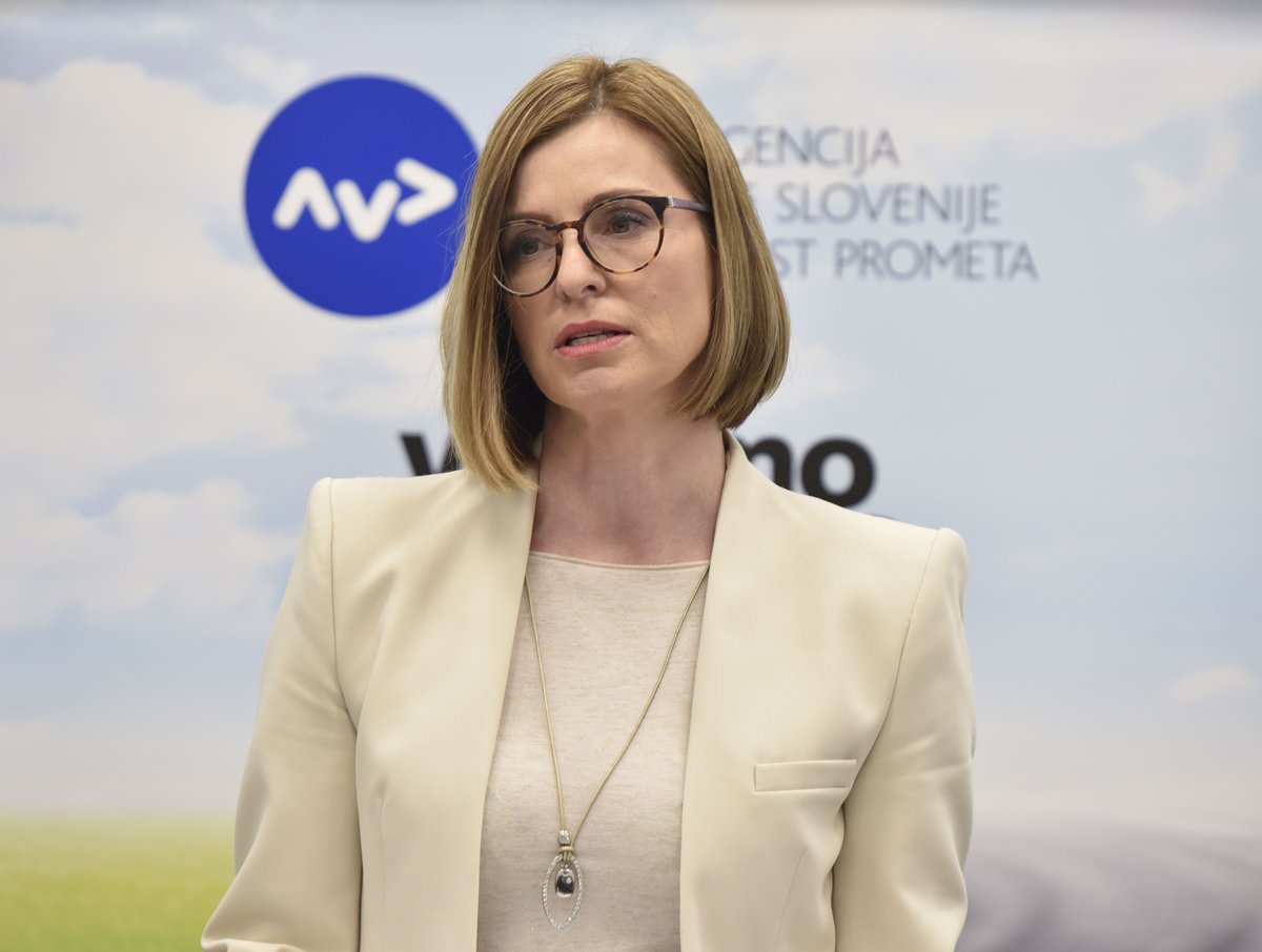 Odstopila direktorica Agencije za varnost prometa Simona Felser Odstopila direktorica Agencije za varnost prometa Simona Felser