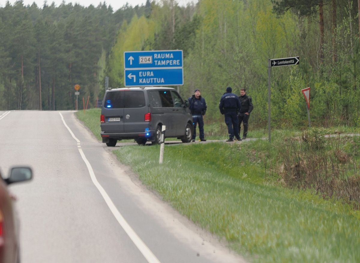 Po trčenju dveh helikopterjev v zraku umrlo pet ljudi, med njimi dva ugledna poslovneža Po trčenju dveh helikopterjev v zraku umrlo pet ljudi, med njimi dva ugledna poslovneža