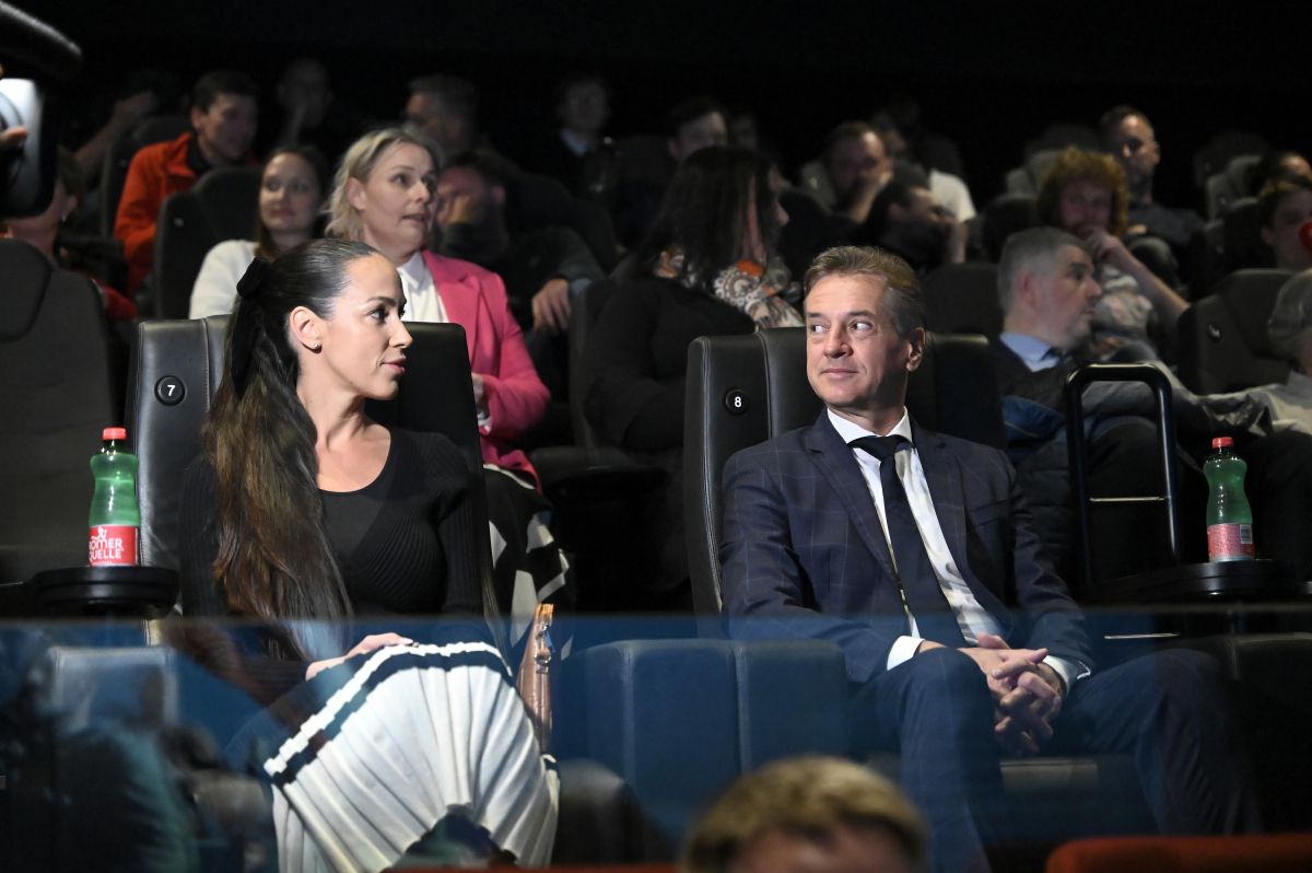 Robert Golob in Tina Gaber sta si privoščila kino večer (foto) Robert Golob in Tina Gaber sta si privoščila kino večer (foto)
