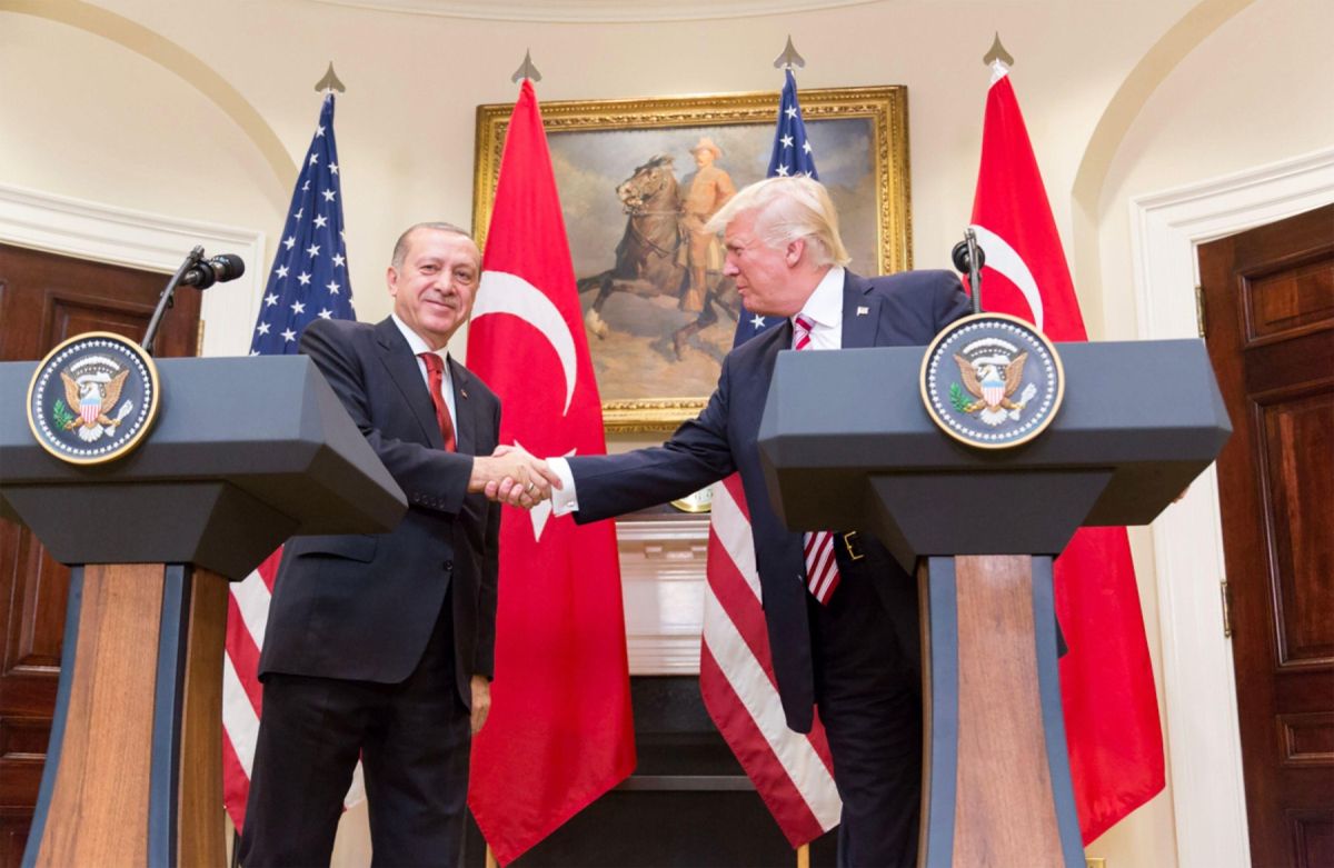 Trump se veseli sodelovanja z Erdoganom pri končanju vojne v Ukrajini Trump se veseli sodelovanja z Erdoganom pri končanju vojne v Ukrajini